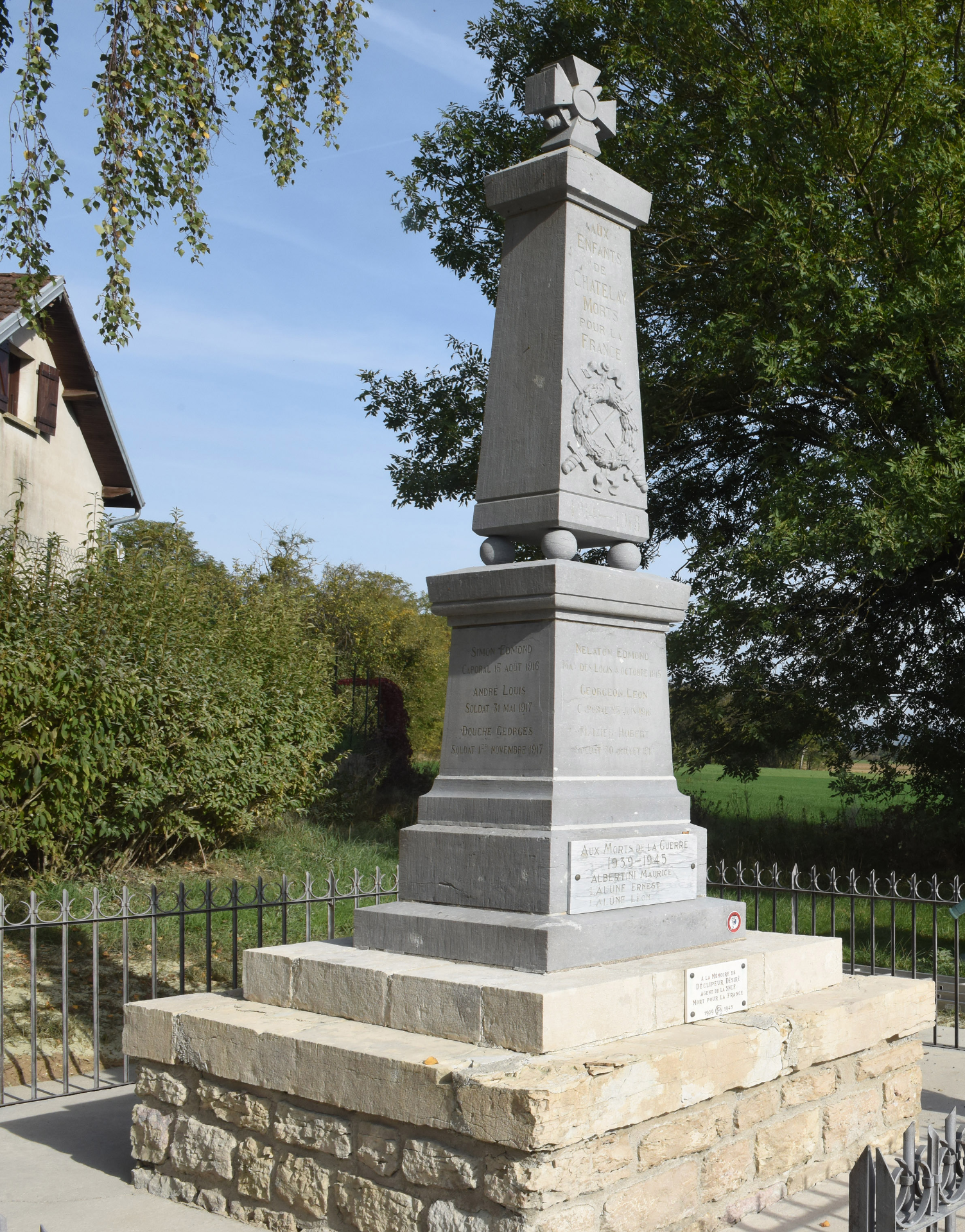 monument aux morts Chatelay